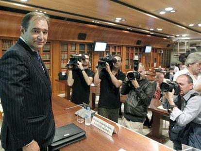 El secretario general de la AEB, Pedro Pablo Villasante, al inicio de la rueda de prensa.