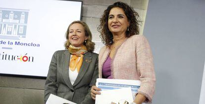 Nadia Calviño, que será vicepresidenta económica, y María Jesús Montero, que continuará como ministra de Hacienda y será la portavoz del Gobierno.