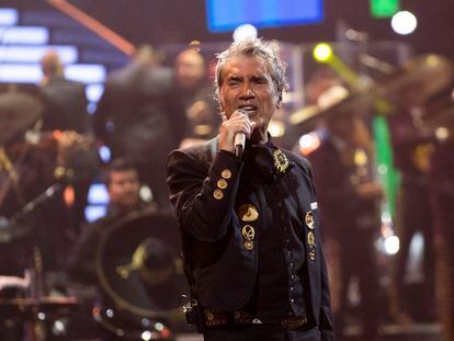 Alejandro Fernández durante su presentación en el Festival de Viña del Mar, en Chile, el pasado 21 de febrero.