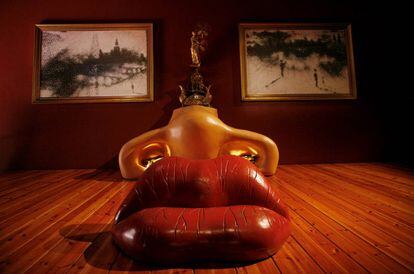 La sala de Mae West, en el Teatro-Museo Dalí de Figueres (Girona).