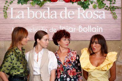 La cineasta Iciar Bollaín estrenará el próximo viernes 21 de agosto su nueva película 'La boda de Rosa'. La directora presentó el film este martes junto con parte del elenco, las actrices Candela Peña, Nathalie Poza y Paula Usero. 
