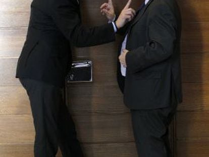 El diputado Ricardo Costa y el exconsejero de Sanidad Luis Rosado, en las Cortes Valencianas en una imagen de archivo.