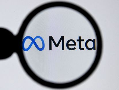 El logotipo de Meta, firma matriz de Facebook.