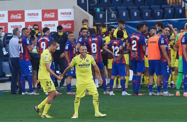 Bruno Soriano y Santi Cazorla, en su despedida de Villarreal contra Eibar.