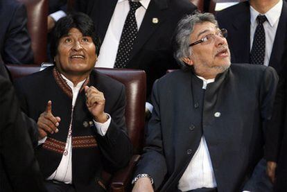 Los presidentes de Paraguay, Fernando Lugo y de Bolivia, Evo Morales durante la réplica