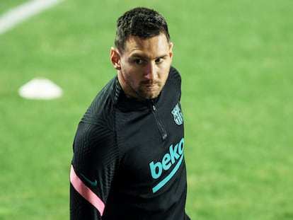 Messi, en el césped del estadio del Rayo antes del comienzo del partido de Copa del pasado miércoles.