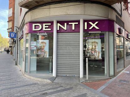 Un local cerrado de Dentix. Getty Images