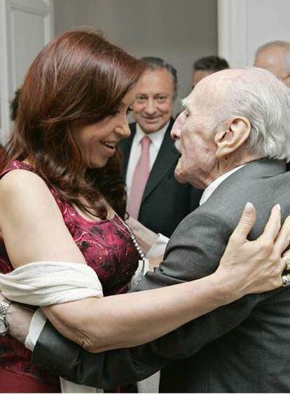 Cristina Kirchner visita al escritor Francisco Ayala