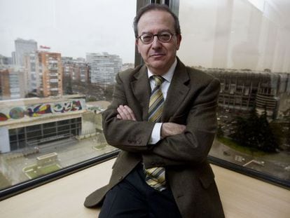 Antonio Carrascosa en su despacho en la sede del FROB, en el coraz&oacute;n financiero de Madrid. 