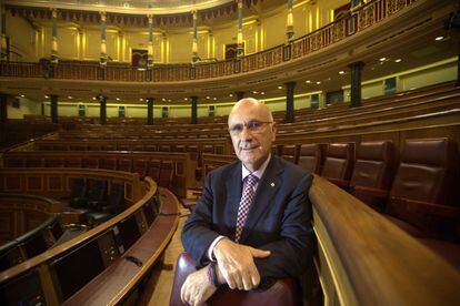 Josep Antoni Duran Lleida durant una entrevista a l'hemicicle del Congrés dels Diputats l'11 de novembre del 2015.