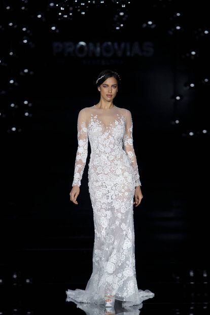 Irina Shayk de Pronovias.