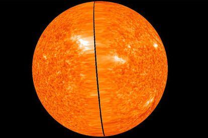 Imagen de la cara del sol no visible desde la Tierra tomada en alta resolución el pasado 2 de febrero por las dos sondas 'Stereo'. La línea negra central se debe a que aún faltaban datos hace cuatro días.