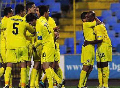 Los jugadores celebran el segundo tanto del Villarreal.