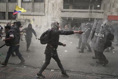 Police attack protesters blocking the entrance to the Palace of Justice, in Bogotá (Colombia), on February 8, 2024.