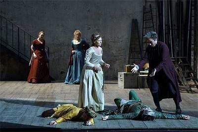 Escena de la ópera <i>Così fan tutte</i>, dirigida por Patrice Chéreau en el Festival de Aix-en-Provence.