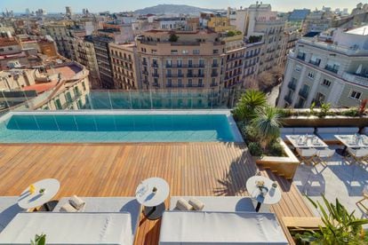 Terraza del hotel The One Barcelona.