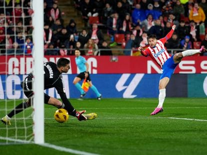 Portu marca el gol del 1-0 del Girona a Osasuna este sábado en Montilivi.