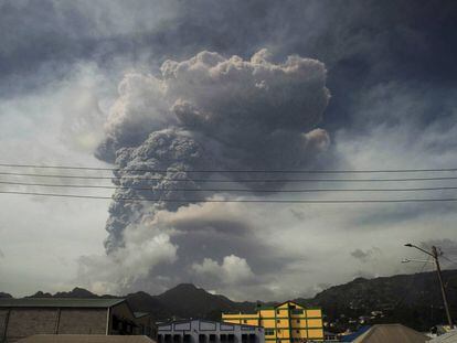 Erupción del volcán La Soufrière en San Vicente.