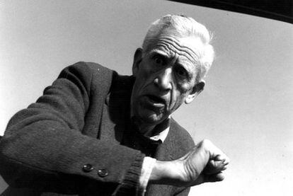 Otra de las pocas imágenes que hay de J. D. Salinger, en la que está agrediendo al fotógrafo en los años ochenta.