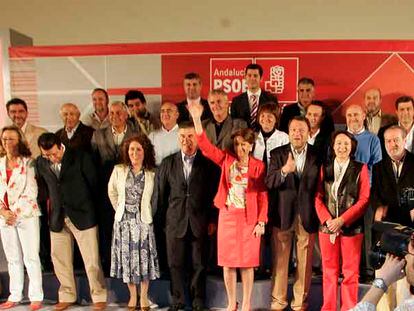 Foto de familia de los candidatos del PSOE en el área metropolitana de Sevilla.