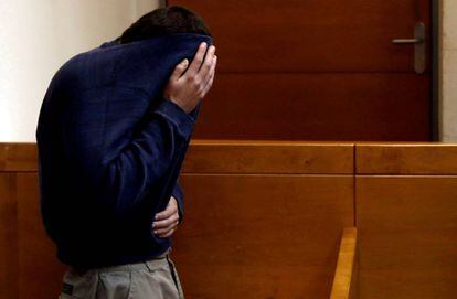 Michael Ron David Kadar, acusado de lanzar 2.000 amenazas a través de Internet, ante un tribunal israelí en marzo.