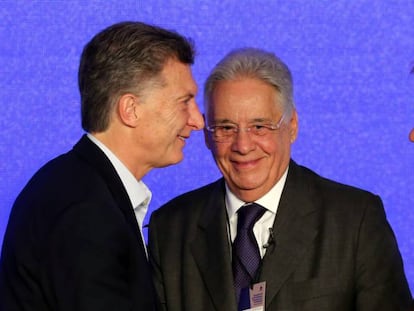 El presidente Mauricio Macri y los expresidentes Fernando Henrique Cardoso y Felipe González durante el foro organizado en Buenos Aires por el Círculo de Montevideo.