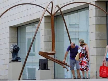 Explanada del IVAM en Valencia.