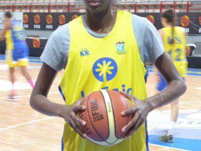 Astou Ndour durante el entrenamiento previo a la semifinal.