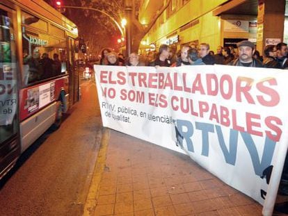 Protesta de trabajadores de RTVV contra el ERA.