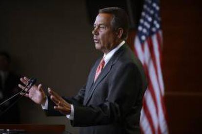 Fotografía tomada el pasado 29 de noviembre en la que se registró al presidente de la Cámara de Representante de EE.UU., el republicano John Boehner, quien reiteró que su partido mantiene su oposición a cualquier subida de los impuestos con el argumento de que se debe "proteger a los pequeños negocios" y a la economía. EFE/Archivo