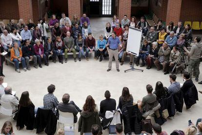 Pablo Iglesias responde las preguntas de 15 ciudadanos en el acto 'Entrevista de trabajo'.