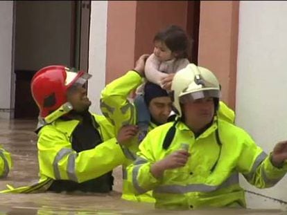 Las lluvias obligan a desalojar a
cien familias de una pedanía de Jaén