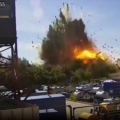 A still image from handout CCTV footage shows the explosion as a Russian missile strike hits a shopping mall amid Russia's attack on Ukraine, at a location given as Kremenchuk, in Poltava region, Ukraine June 28, 2022.   CCTV via Instagram @zelenskiy_official/Handout via REUTERS    THIS IMAGE HAS BEEN SUPPLIED BY A THIRD PARTY.  MANDATORY CREDIT