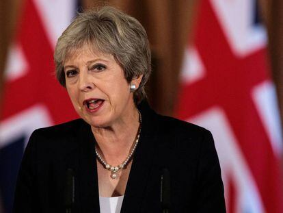 La primera ministra de Reino Unido, Theresa May, comparece tras la frustrada cumbre europea en Salzburgo.