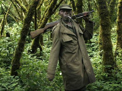 Foto de archivo de un guardabosque del parque nacional de Virunga en noviembre de 2008.