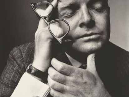 El escritor Truman Capote, retratado por Irving Penn.