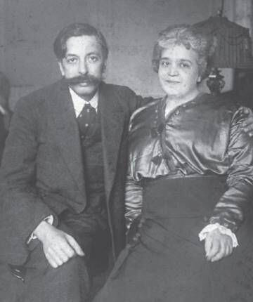 Granados, en marzo de 1916, con su mujer, Amparo Gal, en su última foto.