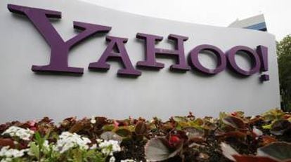 Logo de Yahoo en sus oficinas de Santa Clara (California, EEUU)