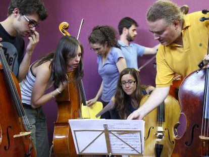 Un ensayo en Cercedilla de la Joven Orquesta y Coro de la Comunidad de Madrid (Jorcam).