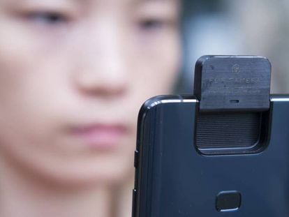 El Asus Zenfone 6 llama la atención por su Flip Camera, que consiste en un mecanismo motorizado que levanta el módulo de la doble cámara principal. En vídeo, las características del Oppo Reno2.