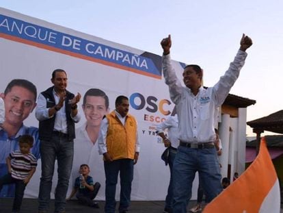 El panista Alejandro Chávez Zavala, en un acto de campaña en mayo.