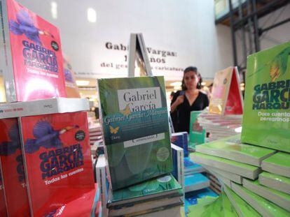 Ejemplares de García Márquez en la Feria del Libro de Bogotá.