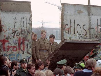 En la ca&iacute;da del muro de Berl&iacute;n encuentra Pierre Rosanvallon el fin del miedo a la revoluci&oacute;n y de un horizonte alternativo.