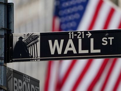 Indicador de la bolsa de Nueva York, en la calle Wall Street, en el distrito de Manhattan.