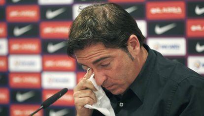 Xavi Pascual llora en su despedida del Barcelona.