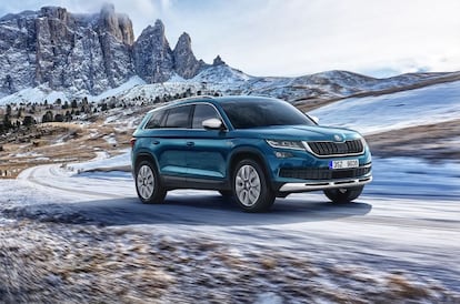 La revelación del año para la marca checa, el primer todocamino genuino de siete plazas de toda su historia. Tiene en la habitabilidad y la versatilidad sus principales argumentos, aunque el fabricante ya ha explorado su cara más dinámica con la reciente variante Sportline y ha confirmado una carrocería cupé más deportiva que seguirá la línea de los BMW X6 o Mercedes GLC Coupé.