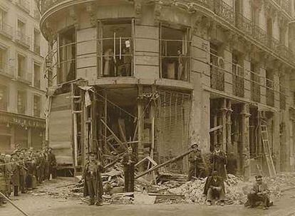 La Gran Vía, esquina con Caballero de Gracia.