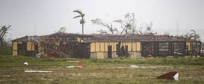 Un almacén derruido en Pinar del Río (Cuba), tras el paso del huracán Ian a finales de septiembre