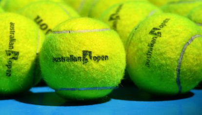 Detalle de las bolas Dunlop del Open de Australia.