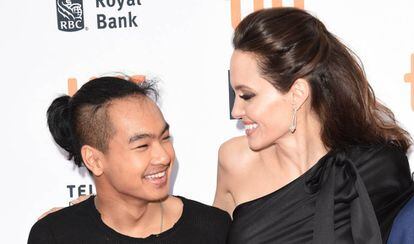 Maddox Jolie-Pitt y Angelina Jolie, el pasado 11 de septiembre en el estreno en el festival de Toronto de 'First They Killed My Father'.